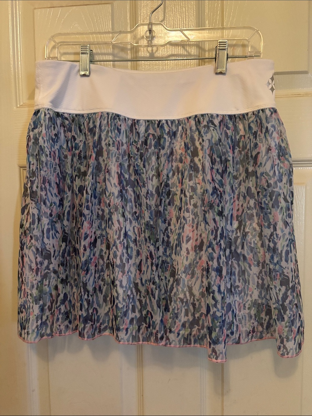 JoFit White-Waist Multicolor Printed Women’s Golf Skirt w/Attached shorts